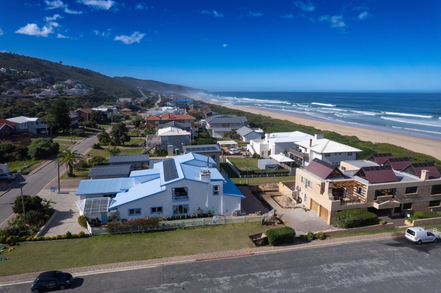 4 Bedroom Property for Sale in Outeniqua Strand Western Cape